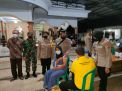 Bulan Ramadhan Tak Jadi Halangan Polres Blitar Layani Vaksinasi
