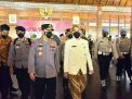 Bersama Wali Kota Solo, Kapolri Tinjau Vaksinasi  Dosen dan Pemuka Lintas Agama