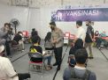 Kapolda Jatim Cek Vaksinasi dan Barcode Peduli Lindungi di Mall Surabaya