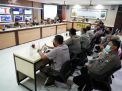 KAPOLRES TANJUNG PERAK RUTIN GELAR ANEV OPERASIONAL , PENANGGULANGAN COVID-19 DAN PERCEPATAN VAKSINASI