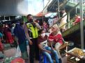 POLSEK SEMAMPIR GELAR HOME CARE VAKSIN DI PASAR PEGIRIAN SEMAMPIR SURABAYA