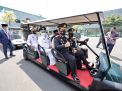 Satu mobil sapa warga yang antri vaksin, Forkopimda Jatim kompak dan solid