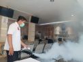 CEGAH PENYEBARAN COVID-19 DI MAKO POLRES TANJUNG PERAK, RUTIN LAKUKAN FOGGING DISINFEKTAN