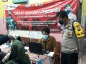 KAPOLSEK ASEMROWO GELAR HOME CARE VAKSIN DOOR TO DOOR DI JL. TAMBAK PRING