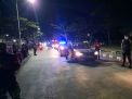 KAPOLRES TANJUNG PERAK PERINTAHKAN ANGGOTANYA NETRALISIR KERUMUNAN DI BAWAH JEMBATAN SURAMADU