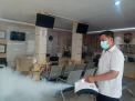 Urkes Polres Pelabuhan Tanjung Perak Lakukan Kegiatan Fogging Rutin Untuk Mencegah Penyebaran Covid-19 di Wilayah Mapolres