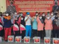 Polres Pelabuhan Tanjung Perak Bersama Relawan Gelar Senam Sehat Sekaligus Bagi-Bagi Masker