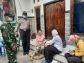 Vaksin Door to Door Digelar Polsek Pabean Cantikan di Jalan Pesapen Barat