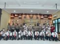 Kapolres Lamongan Berikan Reward Kepada Anggota Dan Masyarakat Yang Bantu Tugas Kepolisian
