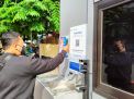 Polres Pelabuhan Wajibkan Setiap Orang Yang Akan Memasuki Mako Untuk Cek Suhu dan Scan Barcode Peduli Lindungi, Antisipasi Orang Terjangkit Covid-19