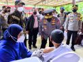 Gelar Vaksinasi se-Indonesia, Kapolri Minta Wilayah Berpacu Kejar Target 70 Persen
