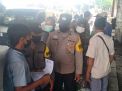 Bhabinkamtibmas Kelurahan Genting Berikan Himabauan Kepada Pedagang, Ingatkan Prokes Serta Kebersihan Lokasi