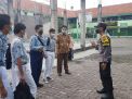 Polsek Asemrowo Laksanakan Pemantauan Kegiatan Sekolah Tatap Muka, Ingatkan Peraturan Protokol Kesehatan