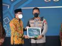 Peringatan Hari Jadi Kabupaten Sidoarjo ke-163, Kapolresta Sidoarjo Raih Vaccine Heroes