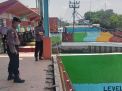Polsek Asemrowo Rutin Lakukan Pengecekan Debit Air, Antisipasi Terjadinya Bencana Banjir