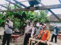 Kapolsek di Nganjuk Bantu Bangun Kembali Rumah Nenek Painem yang Roboh Akibat Hujan Angin
