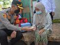 KAPOLRES SITUBONDO AKBP ANDI SINJAYA DOOR TO DOOR EDUKASI LANSIA UNTUK DIVAKSIN