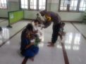 Bhabinkamtibmas Asemrowo Laksanakan Sholat Jumat di Masjid Sekaligus Beri Himbauan Prokes Kepada Masyarakat