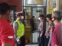 Personil Polsek Asemrowo Cek Ruang Tahanan Rutin, Antisipasi Tahanan Sakit