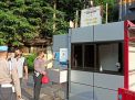 Polres Pelabuhan Tanjung Perak Wajibkan Anggota dan Tamu Untuk Scan Suhu Badan Serta Barcode Sebelum Memasuki Wilayah Mako