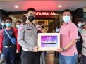 Relawan Kota Malang Dapat Kado Helm Pada Operasi Keselamatan Semeru 2022