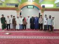 Polsek Semampir Laksanakan Sholat Jumat Bersama Masyarakat Sekaligus Berikan Himbauan Protokol Kesehatan