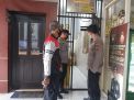 Polsek Asemrowo Rutin Laksanakan Cek Kondisi Tahanan, Pastikan Dalam Kondisi Sehat