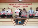 Ditreskrimum Polda Jatim Tetapkan 5 Orang Tersangka 1 DPO, Kasus Mafia Bola Liga 3