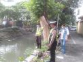 Polsek Semampir Cek Ketinggian Debit Air, Antisipasi Adanya Potensi Banjir