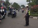 Polsek Krembangan Pantau Lalin Sore, Pastikan Bebas Dari Kemacetan
