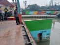 Cek Debit Air Secara Rutin, Wujud Polsek Asemrowo Antisipasi Adanya Potensi Banjir