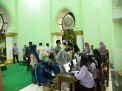 Kejar Herd Immunity, Polres Madiun Kota Bersama Forkopimda  Gelar Vaksinasi Usai Sholat Tarawih