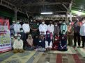 Mewujudkan Herd Immunty, Polres Gresik Vaksinasi Santri Usai Salat Tarawih