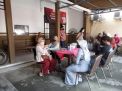 Polsek Kenjeran Gelar Vaksinasi Door To Door di Jalan Nambangan