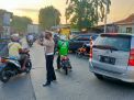 Cegah Kemacetan, Personil Polsek Krembangan Lakukan Kegiatan Patroli Lalin di Mbah Ratu