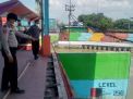Polsek Asemrowo Lakukan Pengecekan di Pompa Air Balong, Waspada Adanya Kenaikan Ketinggian Air
