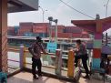 Polsek Asemrowo Cek Ketinggian Air Sungai di Pompa Balong, Waspada Adanya Potensi Banjir