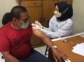 Polsek Krembangan Kawal Jalannya Vaksinasi Untuk Masyarakat Morokrembangan
