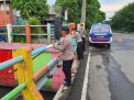 Polsek Kenjeran Pantau Ketinggian Air Sungai, Antisipasi Adanya Kenaikan