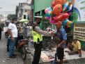 Polsek Krembangan Laksanakan Operasi Yustisi Rutin di Pasar Kalianak, Bagikan Masker Secara Gratis