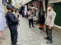 Polsek Semampir Laksanakan Patroli Jalan Kaki Sambil Ingatkan Prokes Serta 3M di Wilayah Wisata Religi Ampel