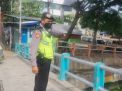 Polsek Pabean Cantikan Cek Ketinggian Air Sungai Kalimas, Terpantau Dalam Kondisi