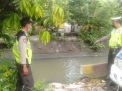 Polsek Semampir Cek Sungai Pegirian, Pastikan Tidak Ada Kenaikan Debit Air