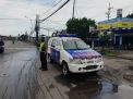 Personil Polsek Asemrowo Laksanakan Pengaturan Pengamanan di Jalan Kalianak, Situasi Terpantau Aman dan Lancar