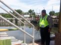 Polsek Krembangan Cek Debit Air di Pompa Air Jalan Tambak Asri, Terpantau Masih Dalam Batas Normal