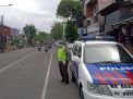 Polsek Krembangan Giat Gaktur Lalu Lintas di Masjid Jalan Gadukan, Waspada Kemacetan dan Bantu Masyarakat Menyebrang