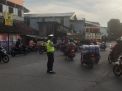 Polsek Asemrowo Beri Pelayanan Kepada Masyarakat Melalui Pegaturan Lalu Lintas Sore