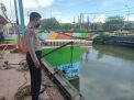 Polsek Asemrowo Laksanakan Patroli Cek Debit Air Sungai, Antisipasi Adanya Kenaikan