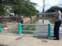 Polsek Pabean Cantikan Cek Kondisi Debit Air Sungai Kalimas, Waspada Adanya Potensi Banjir