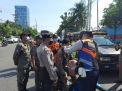 Polres Pelabuhan Tanjung Perak Tingkatkan Kesadaran Masyarakat Mengenai Covid-19 Melalui Operasi Yustisi Rutin